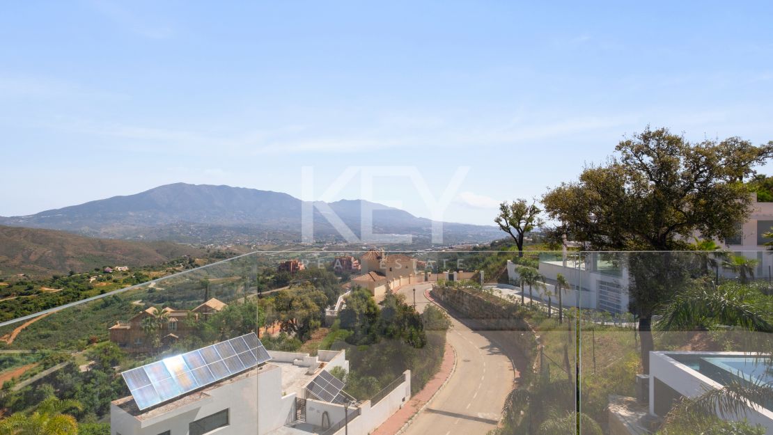 Luxury Villa with Panoramic Sea Views for Sale in La Mairena, Marbella