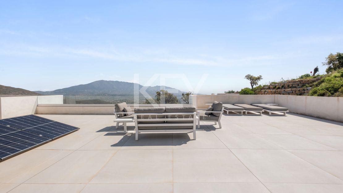 Luxury Villa with Panoramic Sea Views for Sale in La Mairena, Marbella