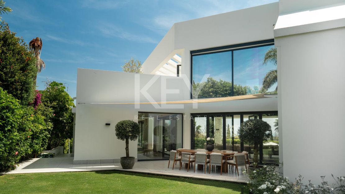 Amazing Villa wth Panoramic Sea Views in Los Flamingos, Marbella