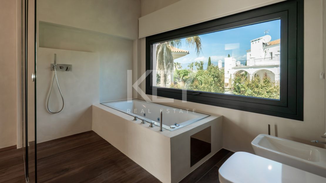 Amazing Villa wth Panoramic Sea Views in Los Flamingos, Marbella