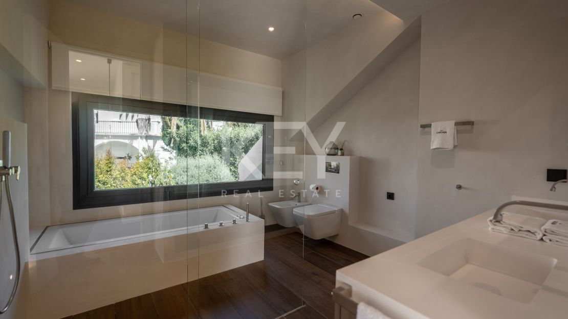 Amazing Villa wth Panoramic Sea Views in Los Flamingos, Marbella