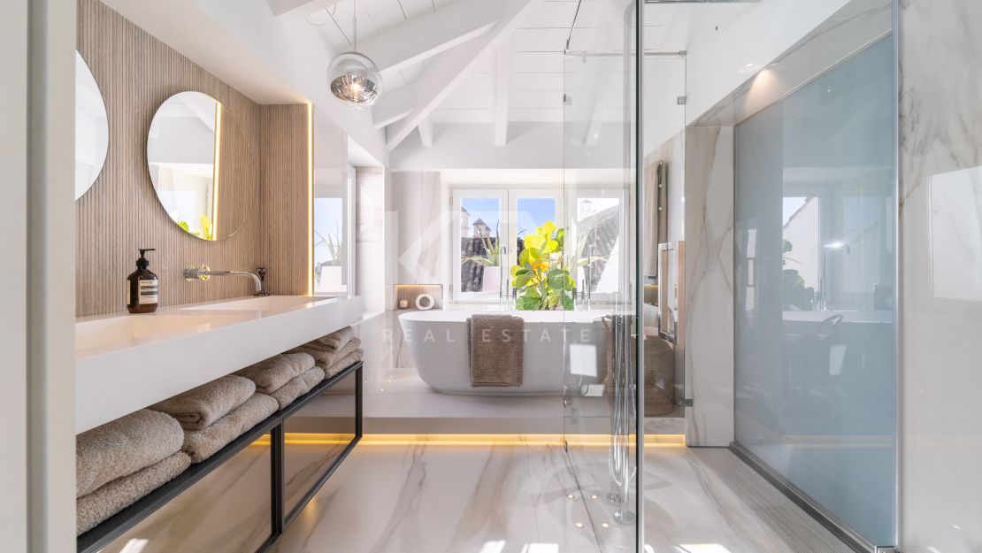 Renovated Duplex Penthouse for Sale in Monte Paraíso, Marbella Golden Mile
