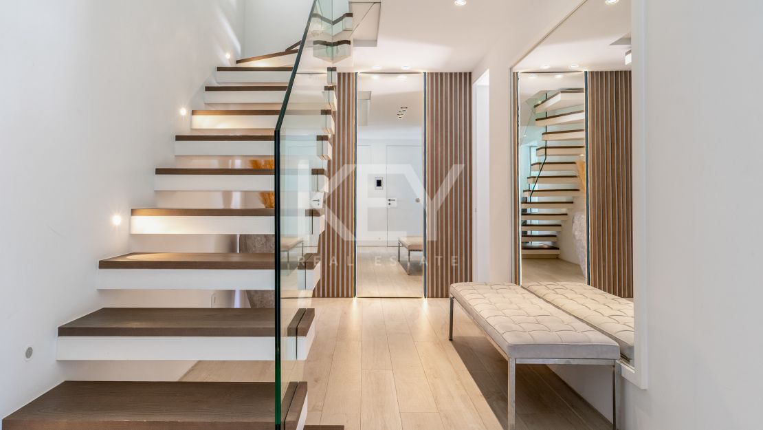 Renovated Duplex Penthouse for Sale in Monte Paraíso, Marbella Golden Mile