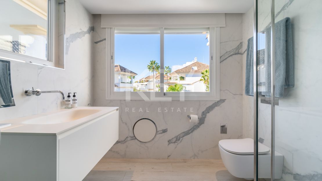 Renovated Duplex Penthouse for Sale in Monte Paraíso, Marbella Golden Mile