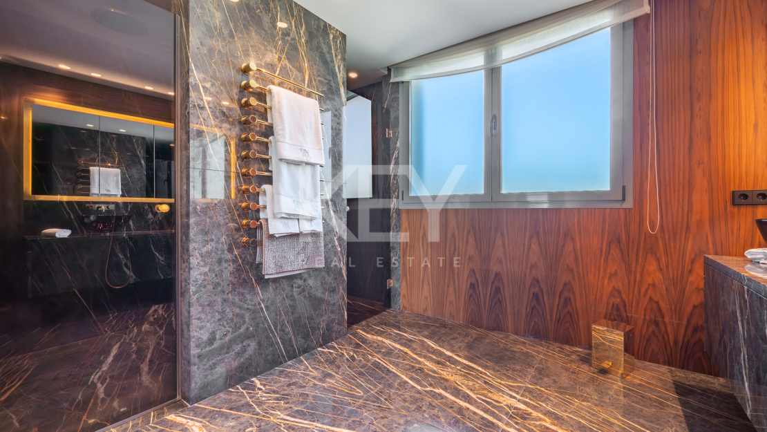 Luxury Villa with Panoramic Sea and Golf Views for Sale in Sotogrande