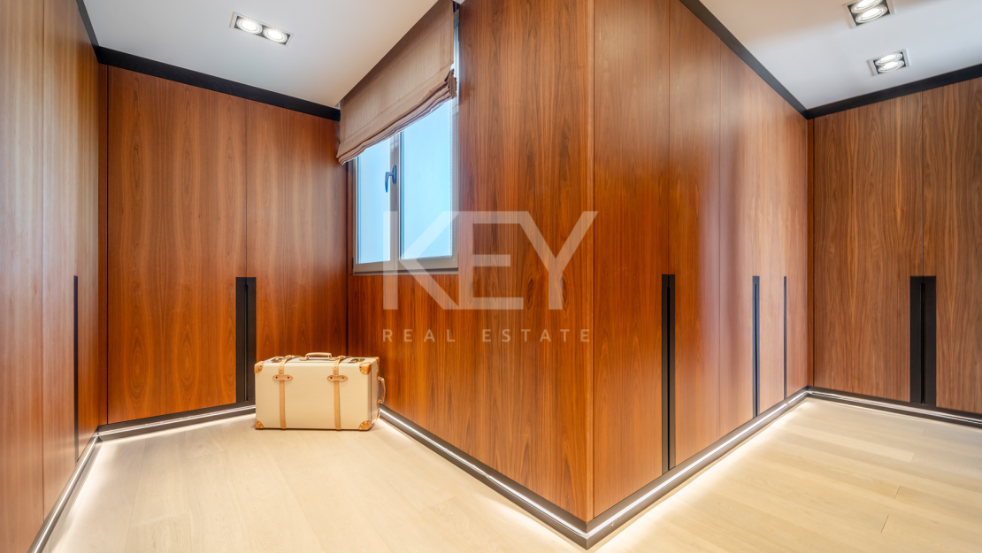 Luxury Villa with Panoramic Sea and Golf Views for Sale in Sotogrande