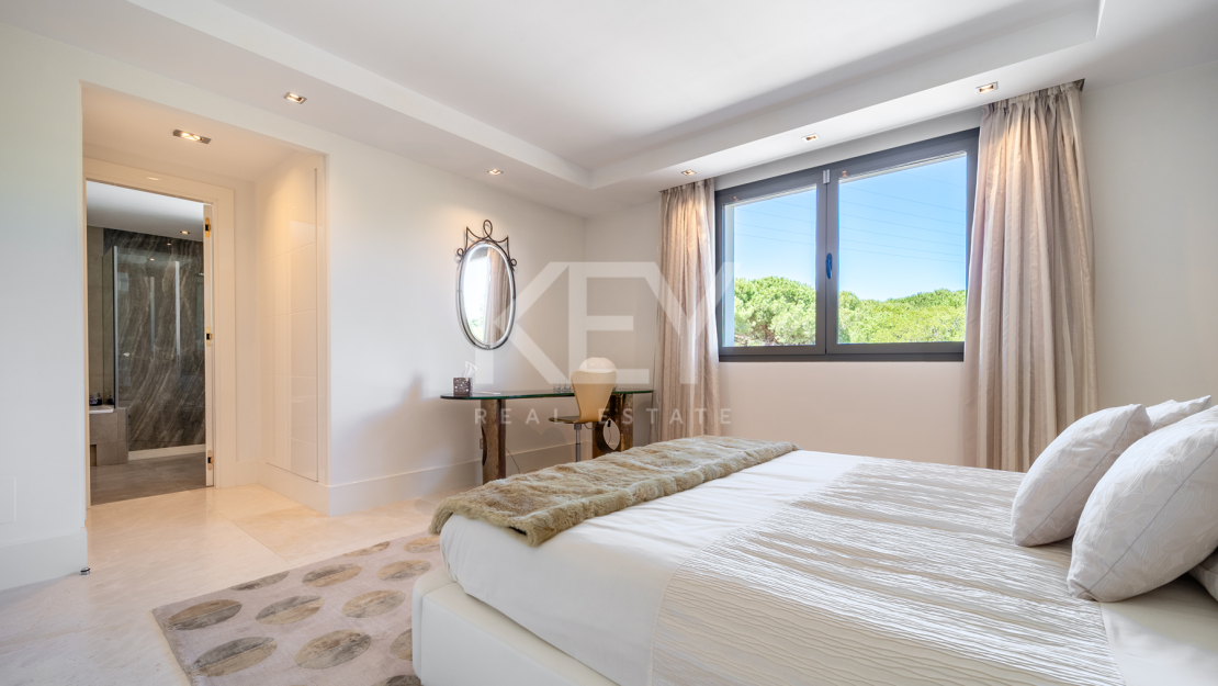 Luxury Villa with Panoramic Sea and Golf Views for Sale in Sotogrande