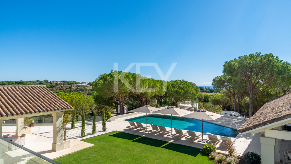 Luxury Villa with Panoramic Sea and Golf Views for Sale in Sotogrande