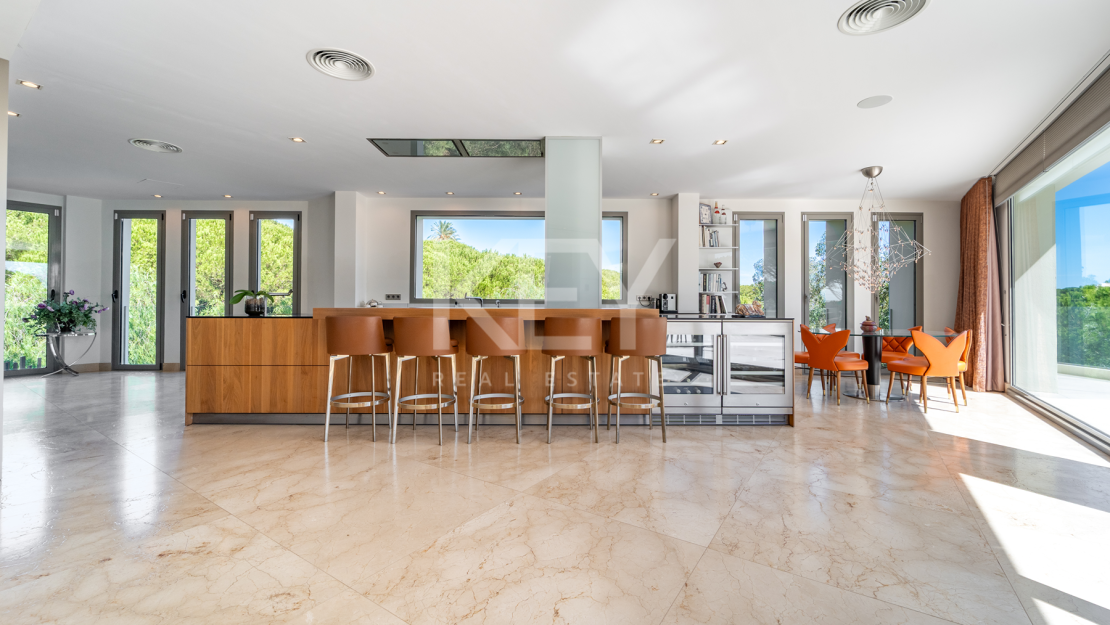 Luxury Villa with Panoramic Sea and Golf Views for Sale in Sotogrande