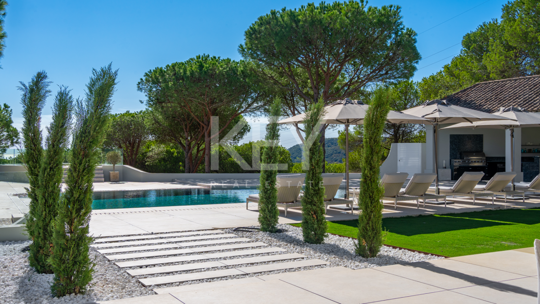 Luxury Villa with Panoramic Sea and Golf Views for Sale in Sotogrande