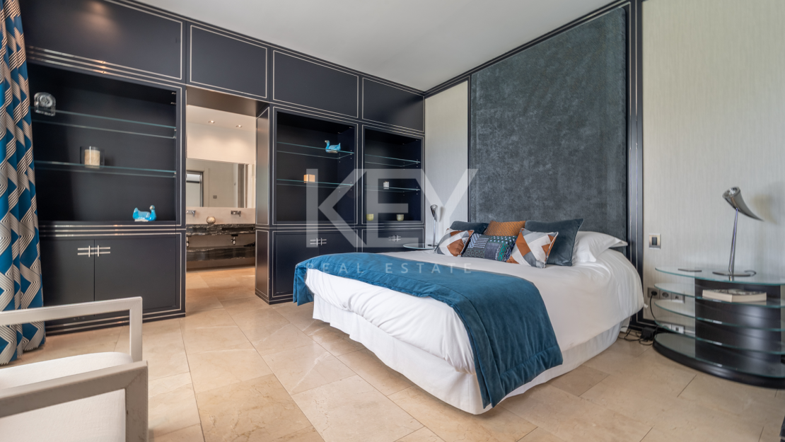 Luxury Villa with Panoramic Sea and Golf Views for Sale in Sotogrande
