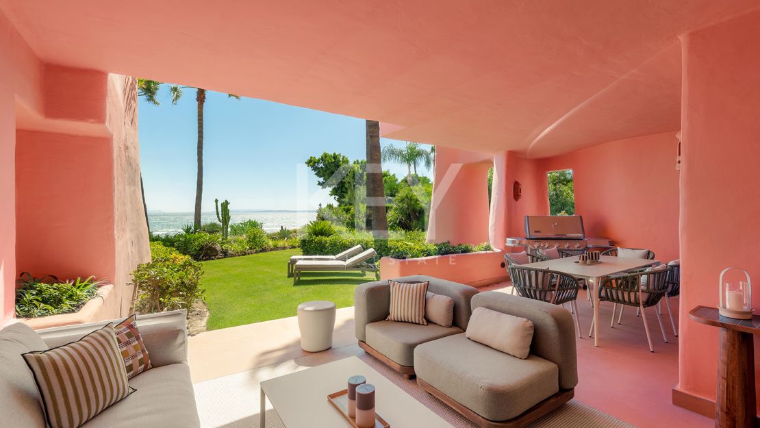 Renovated Beachfront Ground Floor Apartment in Estepona