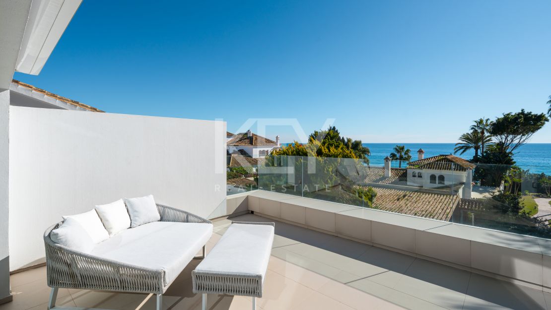 Villa de Lujo con Vistas al Mar y Spa Privado en Alquiler en Puente Romano, Marbella
