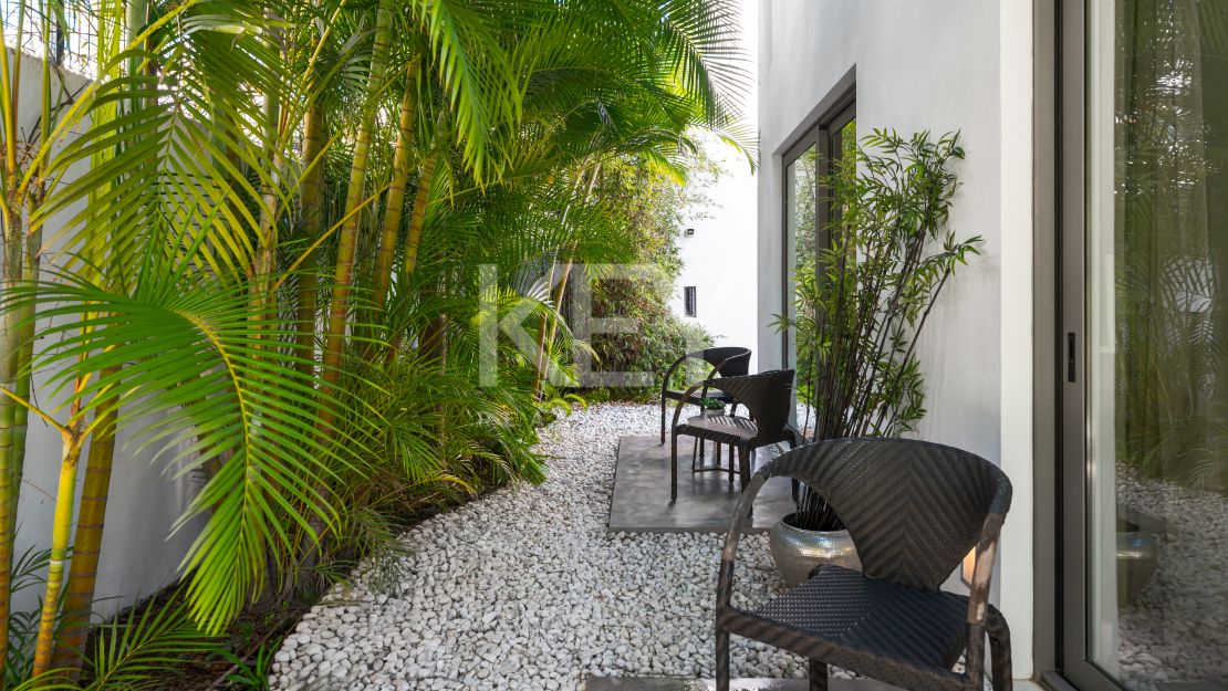 Villa de Lujo con Vistas al Mar y Spa Privado en Alquiler en Puente Romano, Marbella