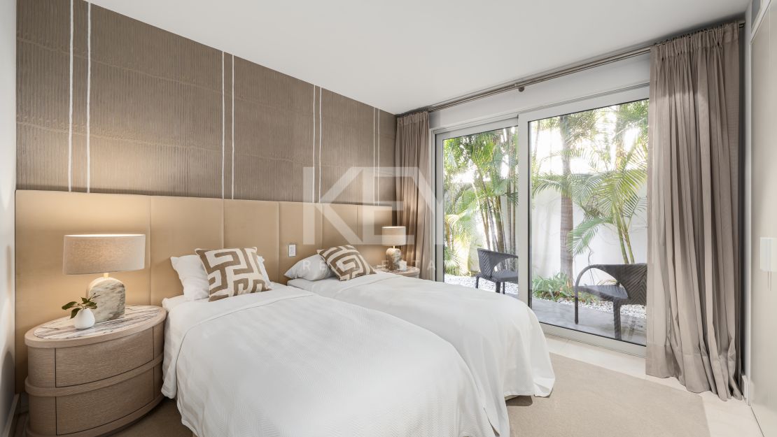 Villa de Lujo con Vistas al Mar y Spa Privado en Alquiler en Puente Romano, Marbella
