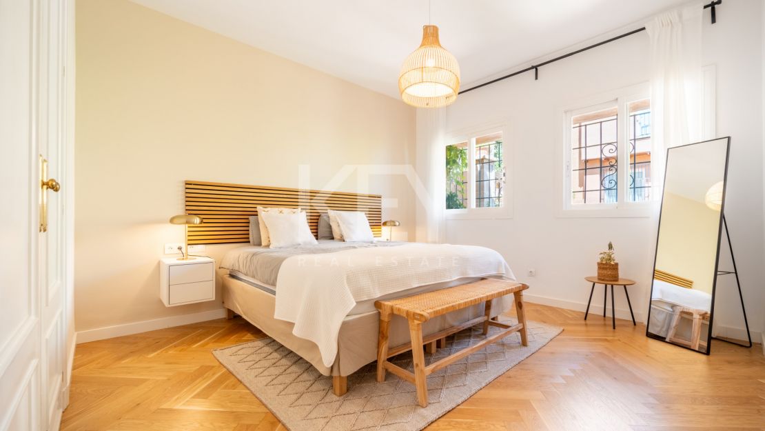 Stylish renovated penthouse with sea views in Nueva Andalucía