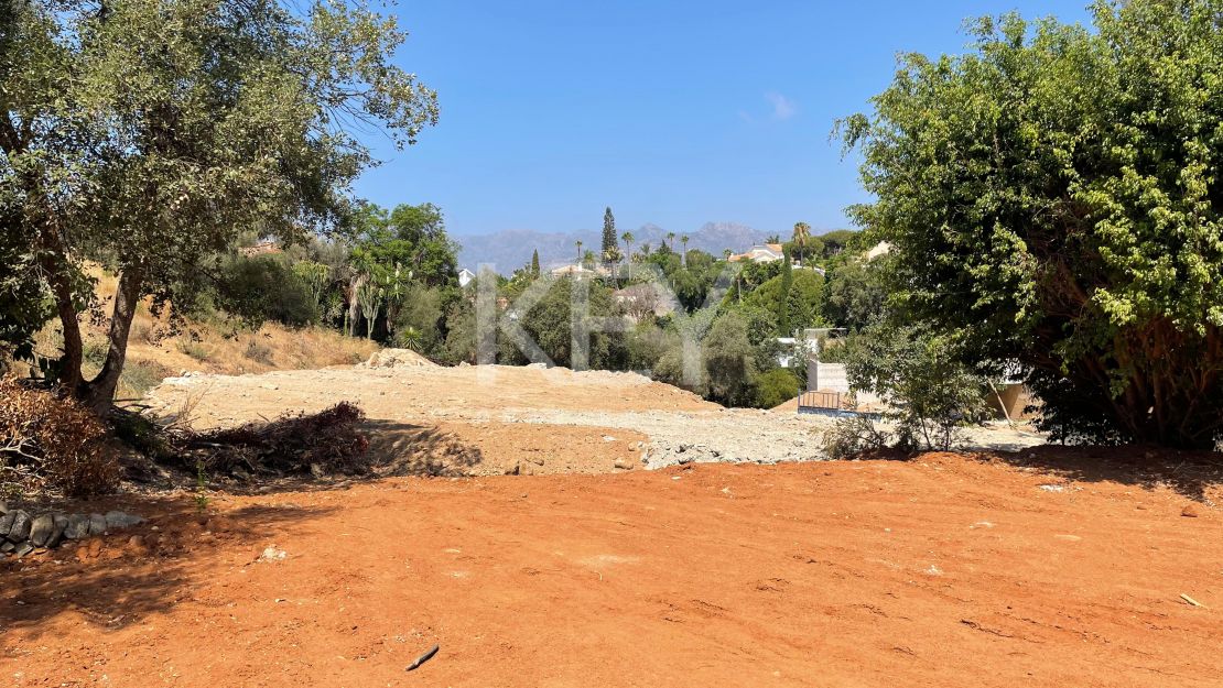 Rare opportunity plot in a gated Marbella community of El Rosario