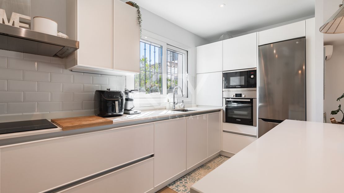 Stylish townhouse with private pool near the beach in San Pedro