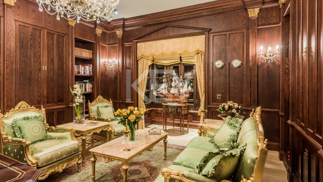 Великолепная вилла с панорамным видом на море и гостевым домом в Сьерра-Бланка