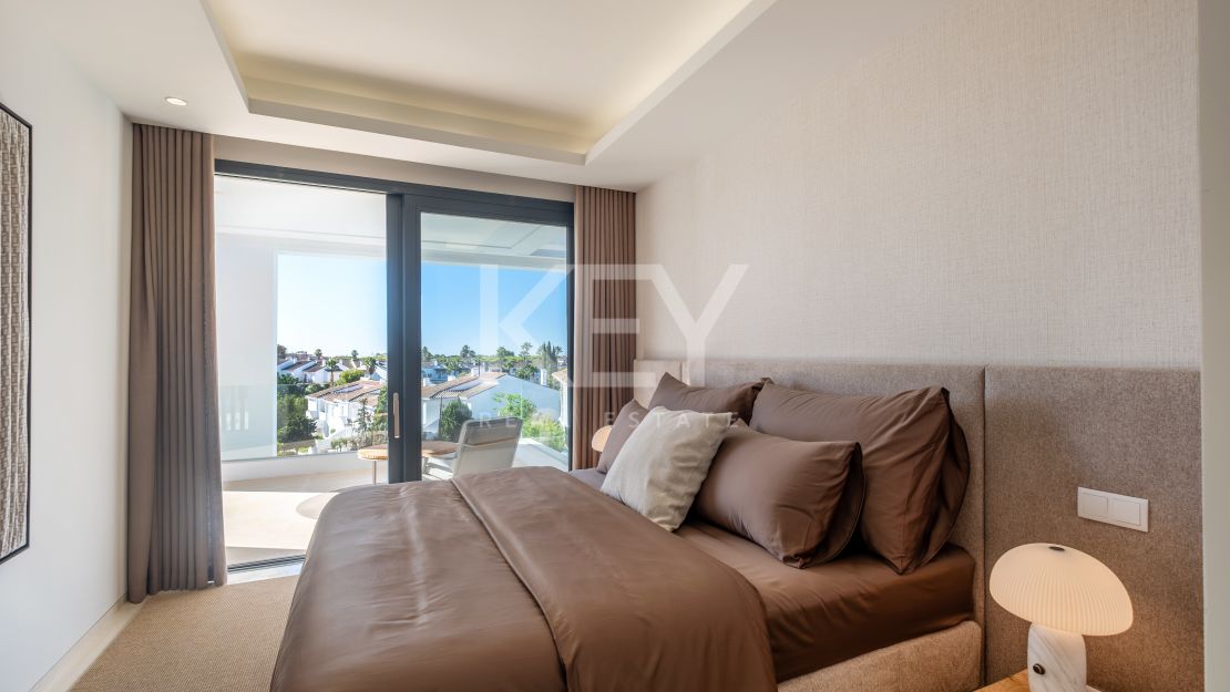 Современная вилла с частным спа, тренажерным залом и кинотеатром в Эль Параисо, Эстепона