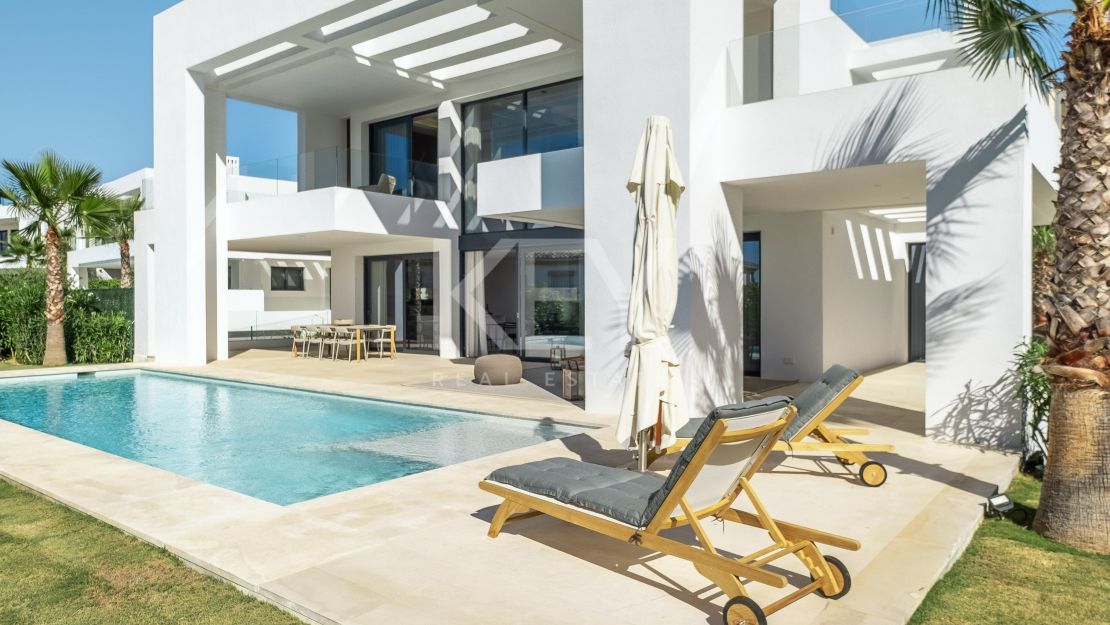 Modern villa with private spa, gym and cinema in El Paraíso, Estepona