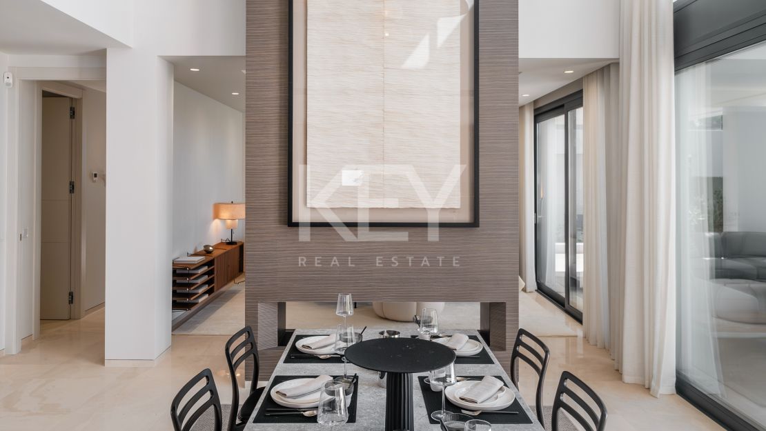 Современная вилла с частным спа, тренажерным залом и кинотеатром в Эль Параисо, Эстепона