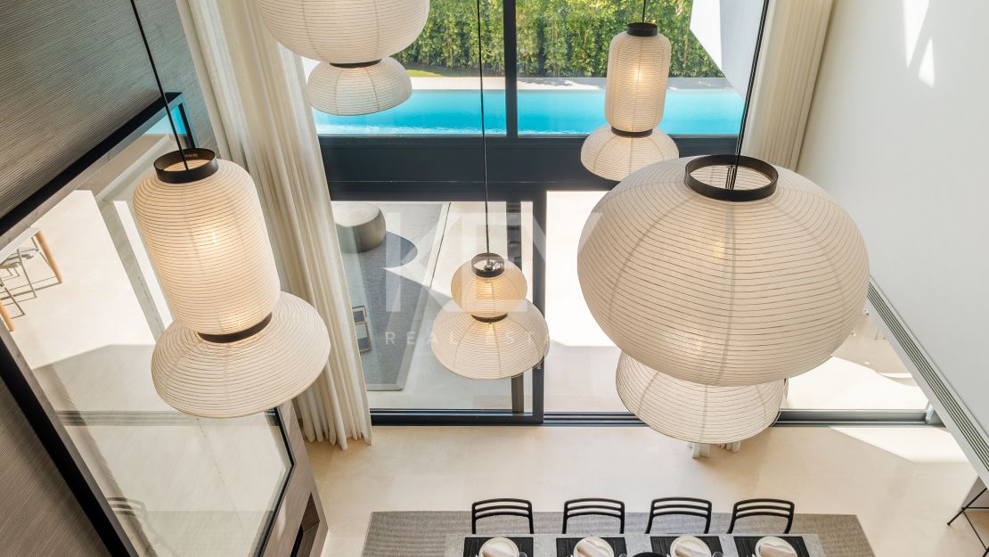 Современная вилла с частным спа, тренажерным залом и кинотеатром в Эль Параисо, Эстепона