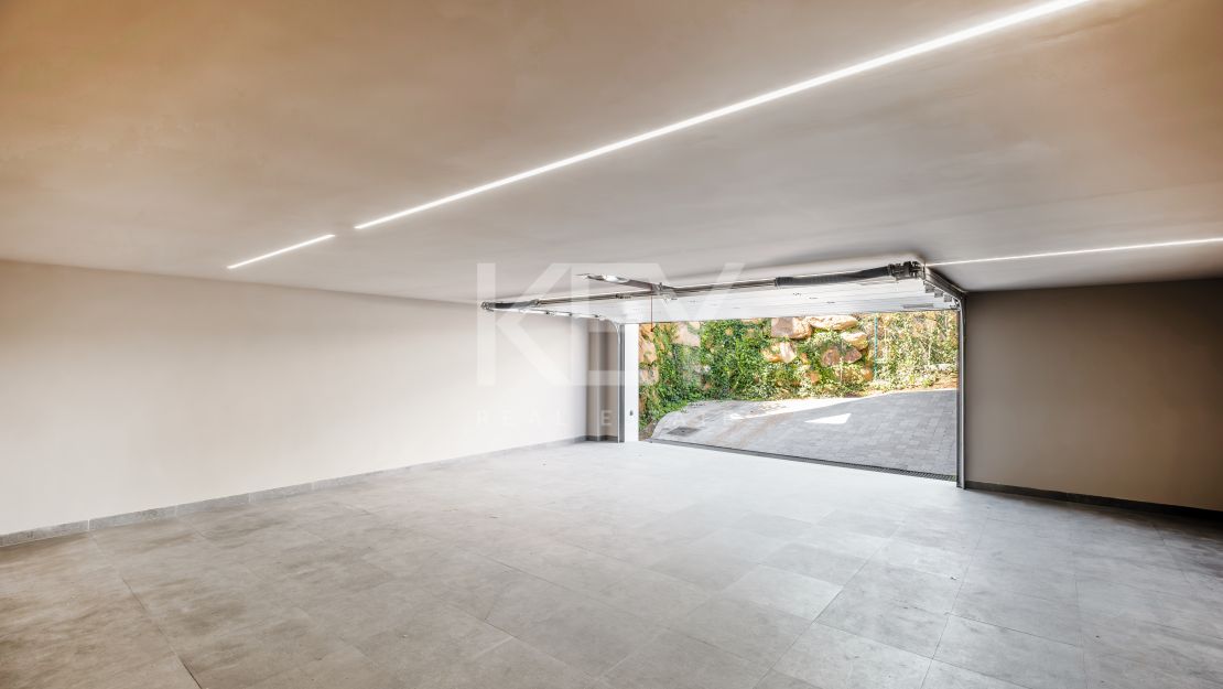 Современная вилла с частным спа, тренажерным залом и кинотеатром в Эль Параисо, Эстепона