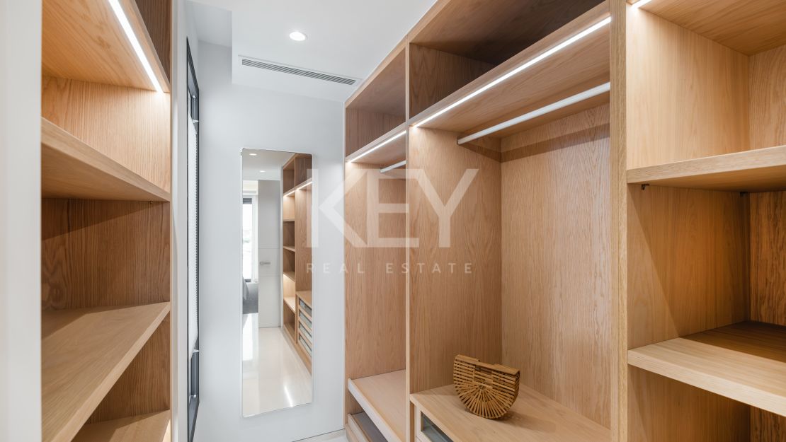 Современная вилла с частным спа, тренажерным залом и кинотеатром в Эль Параисо, Эстепона