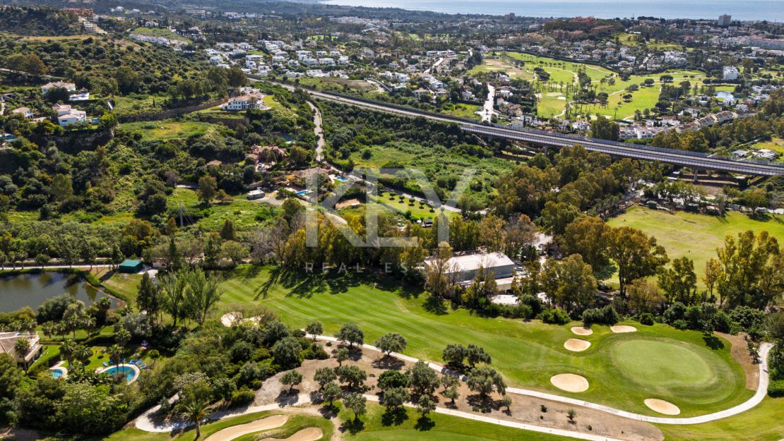 Fully renovated townhouse with golf, sea, and mountain views in La Quinta, Benahavís