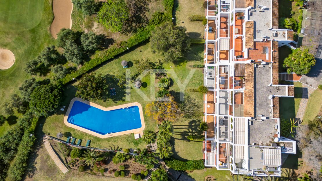 Fully renovated townhouse with golf, sea, and mountain views in La Quinta, Benahavís