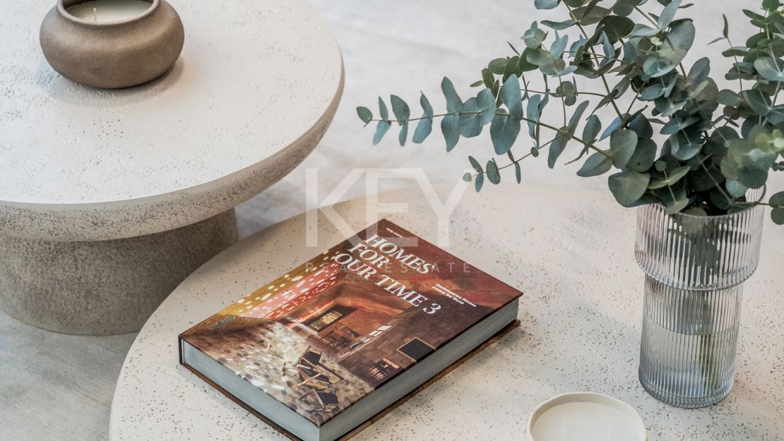 Вилла на первой линии гольф-поля, смежная, в Пеньябланка, Нуэва Андалусия