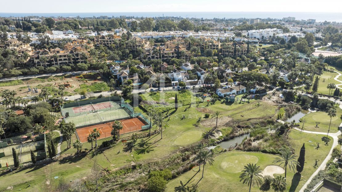 Дизайнерская вилла с членством в частном клубе в Эль Кампанарио, Марбелья