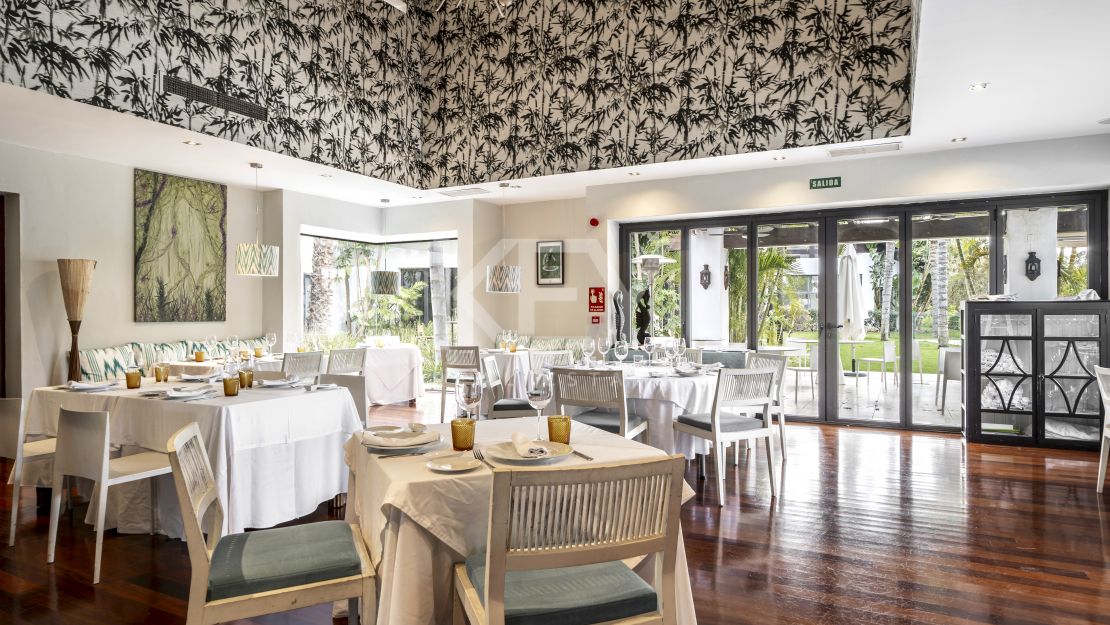 Дизайнерская вилла с членством в частном клубе в Эль Кампанарио, Марбелья