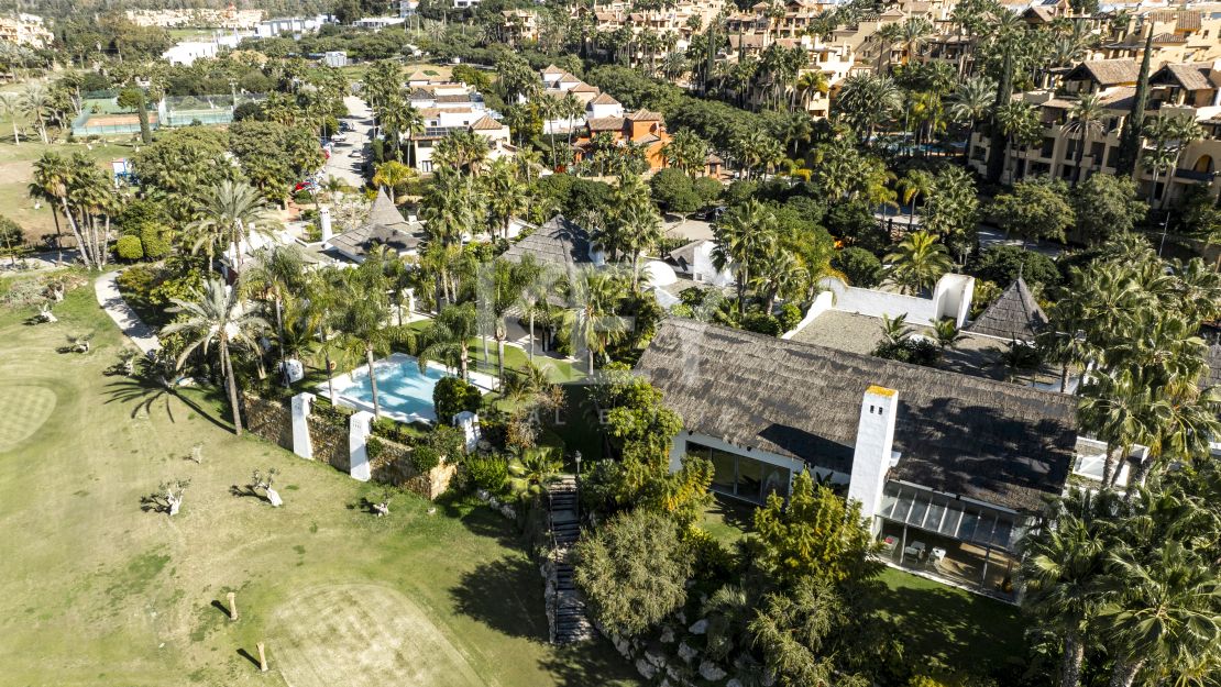 Роскошная вилла с панорамными видами и частным спа в Эль Кампанарио, на границе Марбельи и Эстепоны