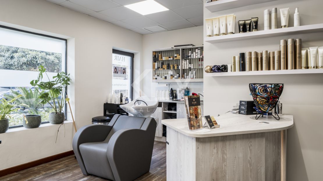 Роскошная вилла с панорамными видами и частным спа в Эль Кампанарио, на границе Марбельи и Эстепоны