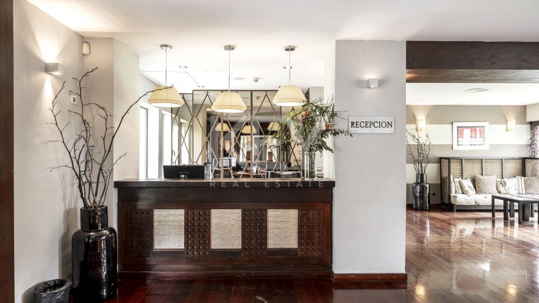 Роскошная вилла с панорамными видами и частным спа в Эль Кампанарио, на границе Марбельи и Эстепоны