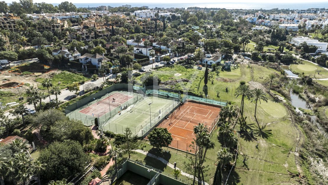 Роскошная вилла с панорамными видами и частным спа в Эль Кампанарио, на границе Марбельи и Эстепоны