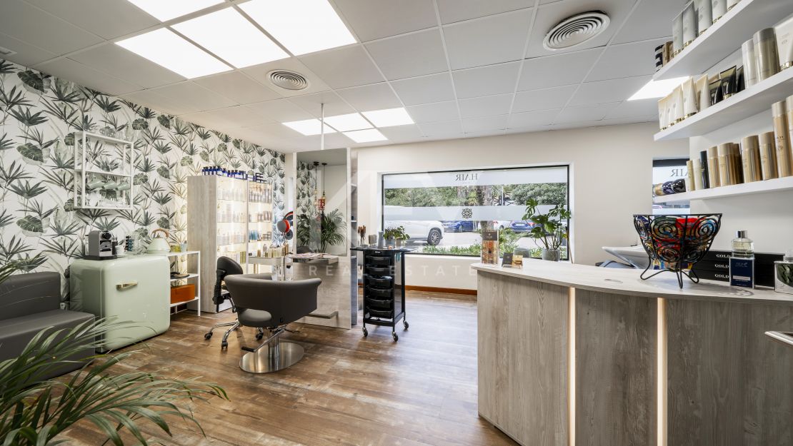 Роскошная вилла с панорамными видами и частным спа в Эль Кампанарио, на границе Марбельи и Эстепоны