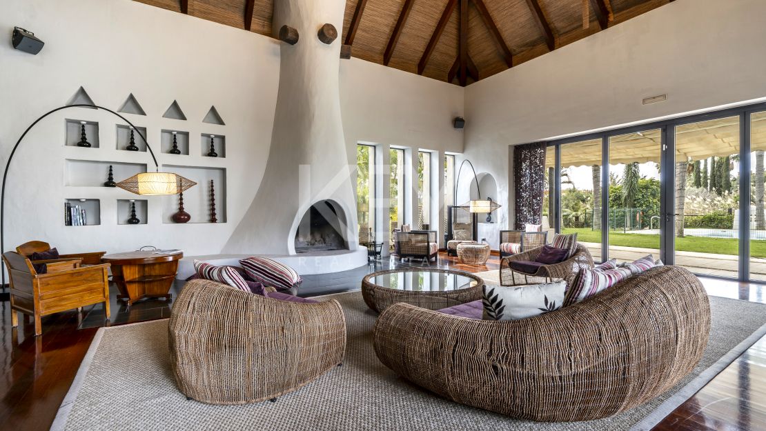 Роскошная вилла с панорамными видами и частным спа в Эль Кампанарио, на границе Марбельи и Эстепоны