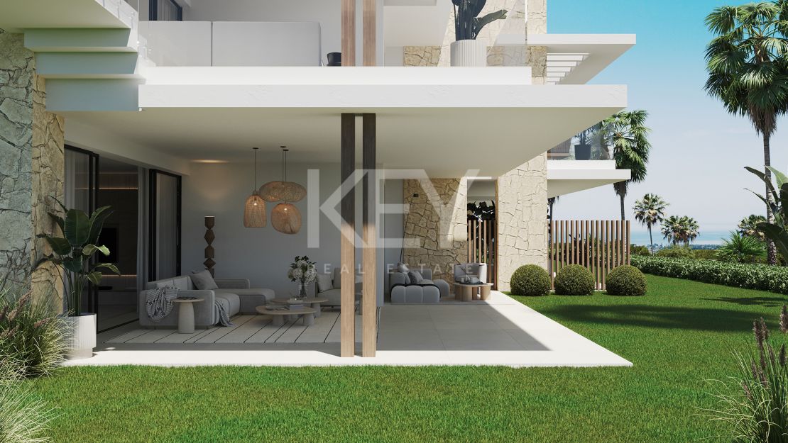 Ático contemporáneo con solárium y vistas al mar en la Nueva Milla de Oro de Estepona