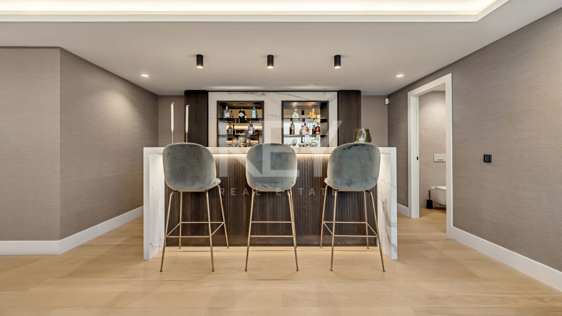 Отреставрированная вилла в андалузском стиле с видом на море в Рочио де Нагуэлес, Золотая Миля