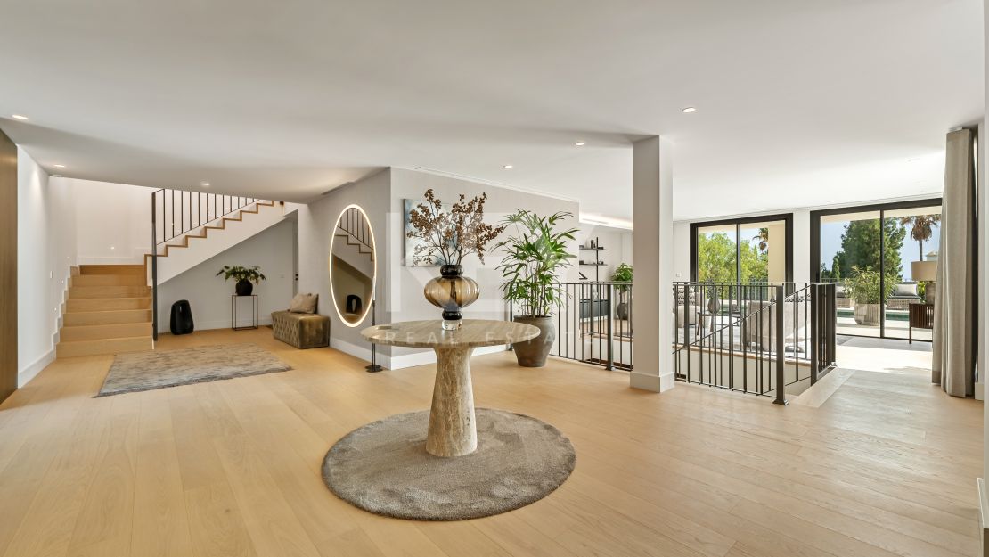 Отреставрированная вилла в андалузском стиле с видом на море в Рочио де Нагуэлес, Золотая Миля