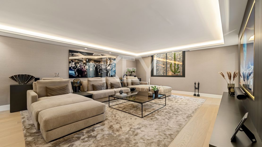 Отреставрированная вилла в андалузском стиле с видом на море в Рочио де Нагуэлес, Золотая Миля