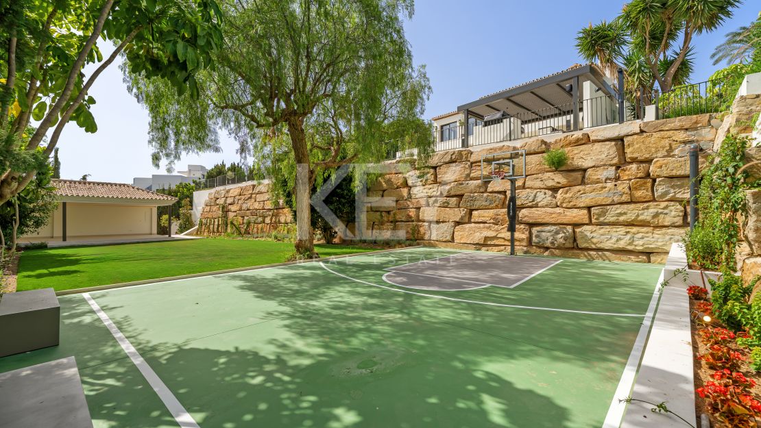 Отреставрированная вилла в андалузском стиле с видом на море в Рочио де Нагуэлес, Золотая Миля