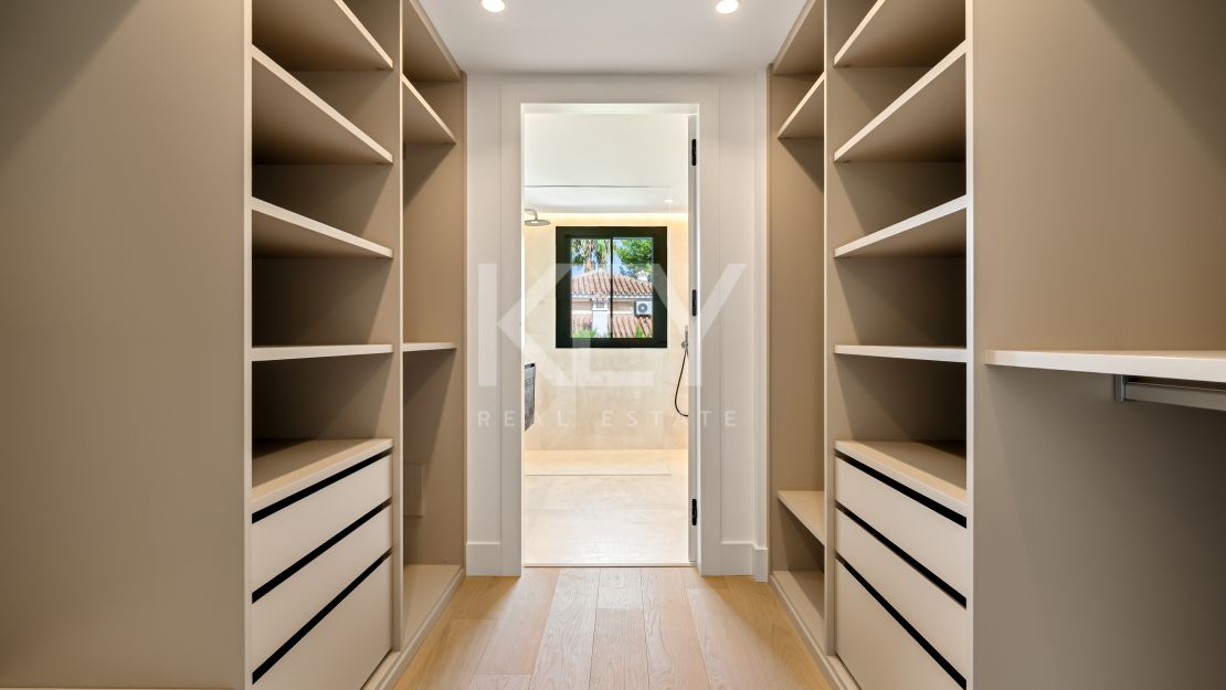 Отреставрированная вилла в андалузском стиле с видом на море в Рочио де Нагуэлес, Золотая Миля