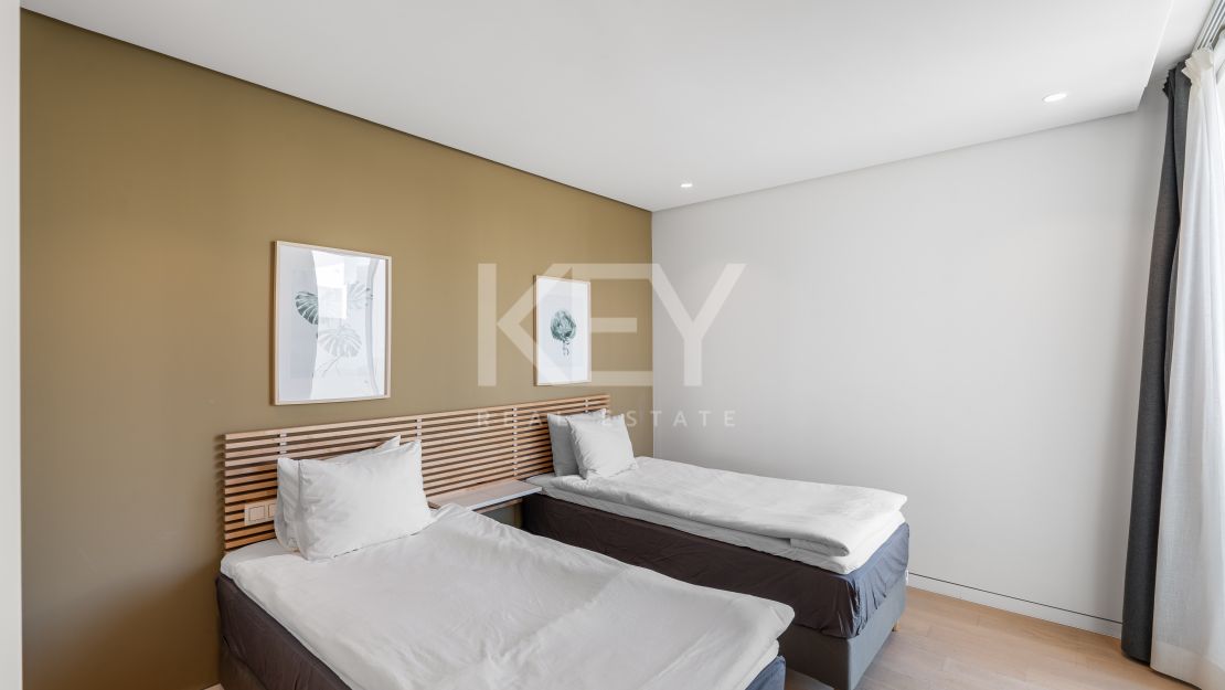 Ático panorámico de 3 dormitorios con enorme terraza, garaje privado y acceso a centro de bienestar en Palo Alto, Ojén