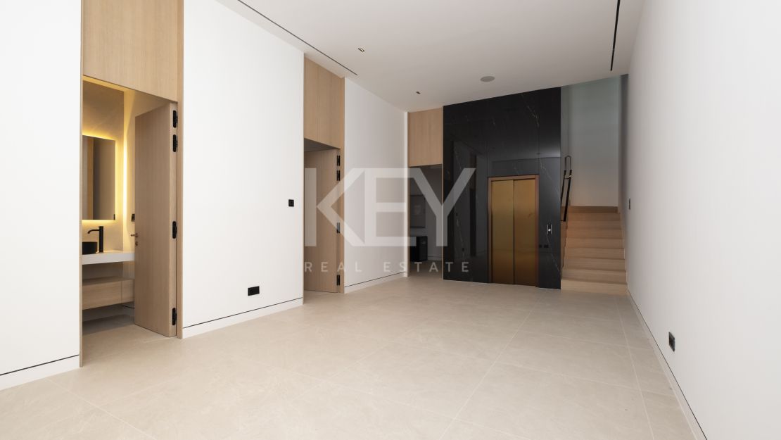 Architect-designed modern villa with panoramic sea views in Nueva Andalucía