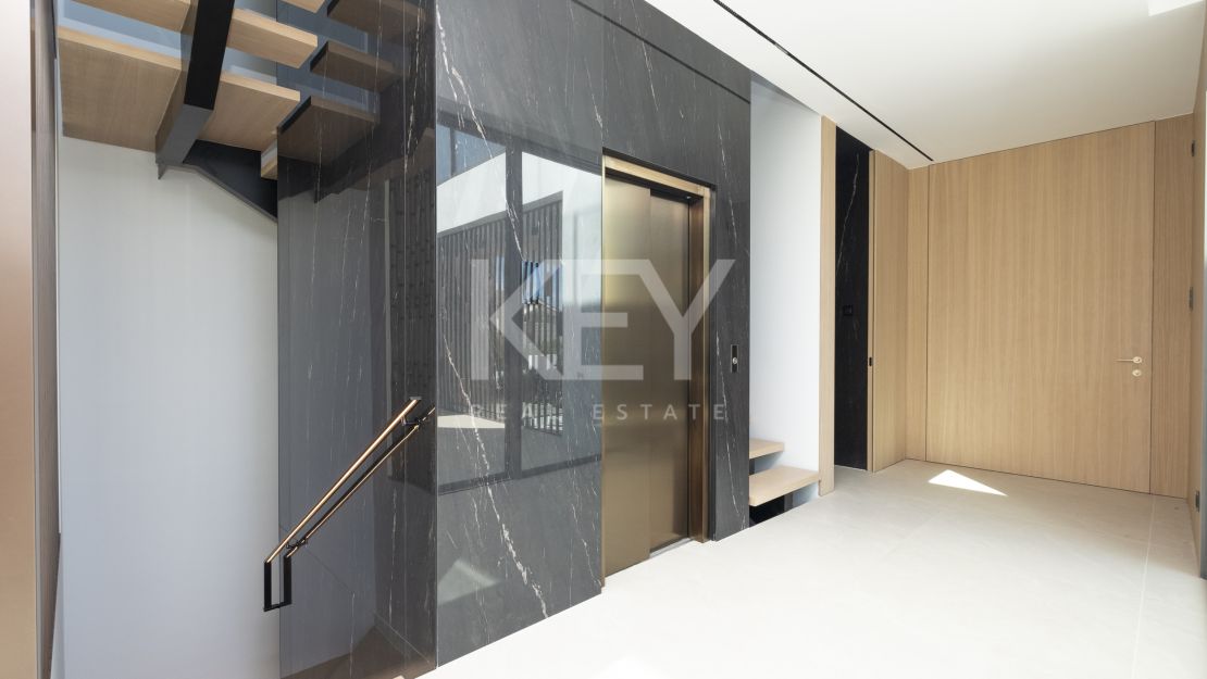 Architect-designed modern villa with panoramic sea views in Nueva Andalucía