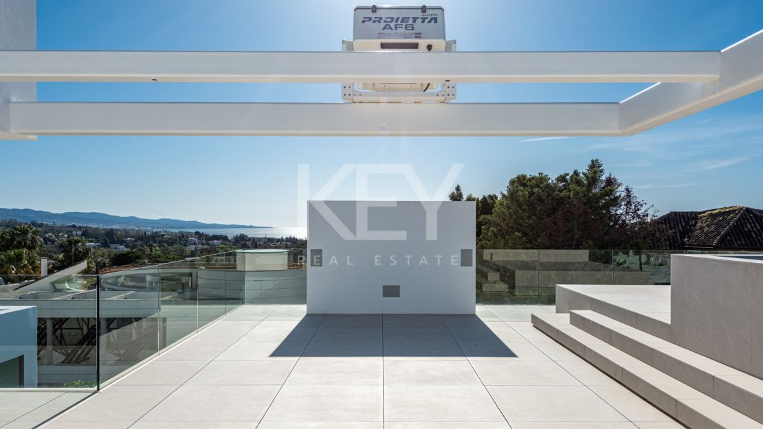 Architect-designed modern villa with panoramic sea views in Nueva Andalucía